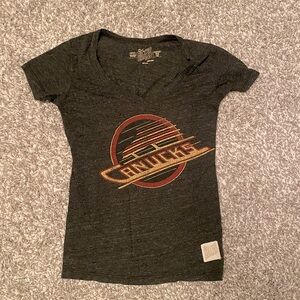 Vintage Vancouver canucks logo tee